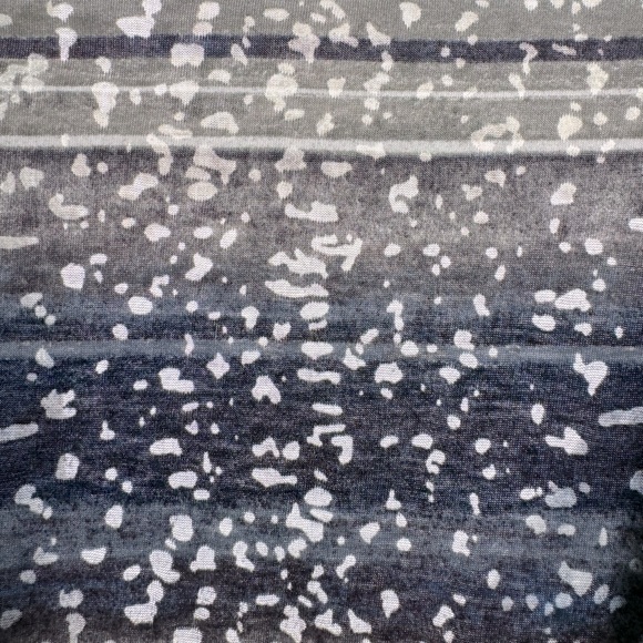 Women’s pullover shirt, size M - Picture 9 of 12